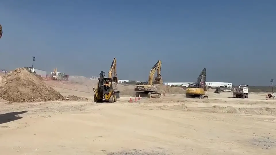 Excavadora SANY de MCM trabajando en obra